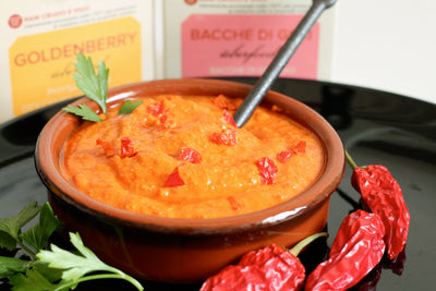 Salsa piccante raw con goji e goldenberry