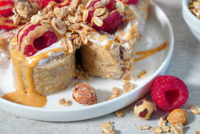 SUSHI ROLL DOLCE CON GRANOLA E LAMPONI