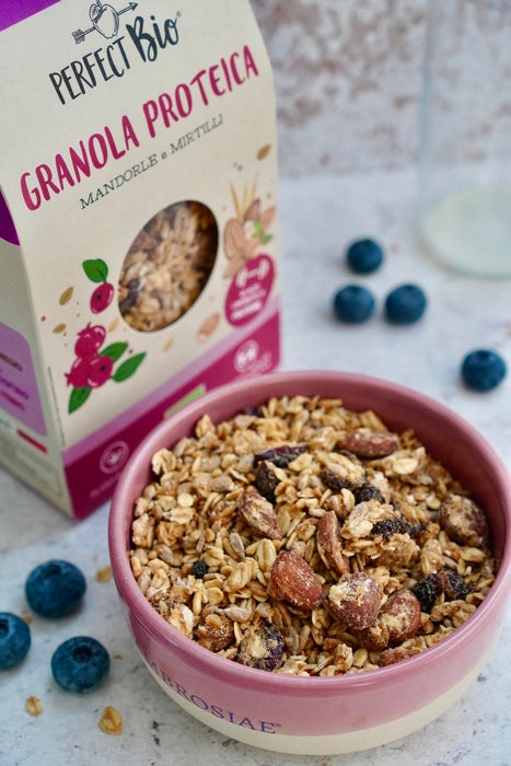 Granola biologica proteica mandorle e mirtilli PerfectBio