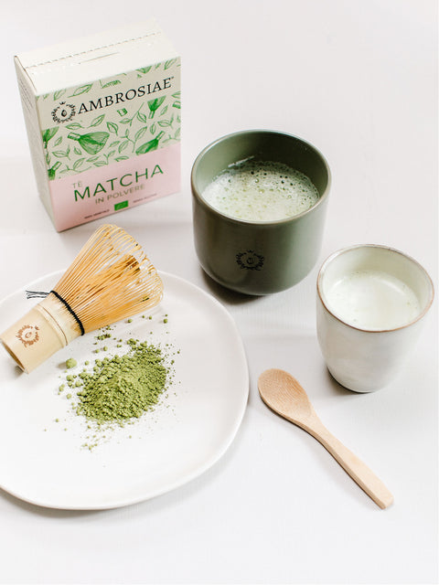 Coffret thé matcha + fouet + cuillère en bambou + tasse en fonte